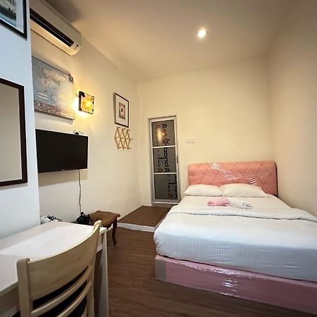 קואלה לומפור The Explorers Guesthouse And Hostel מראה חיצוני תמונה