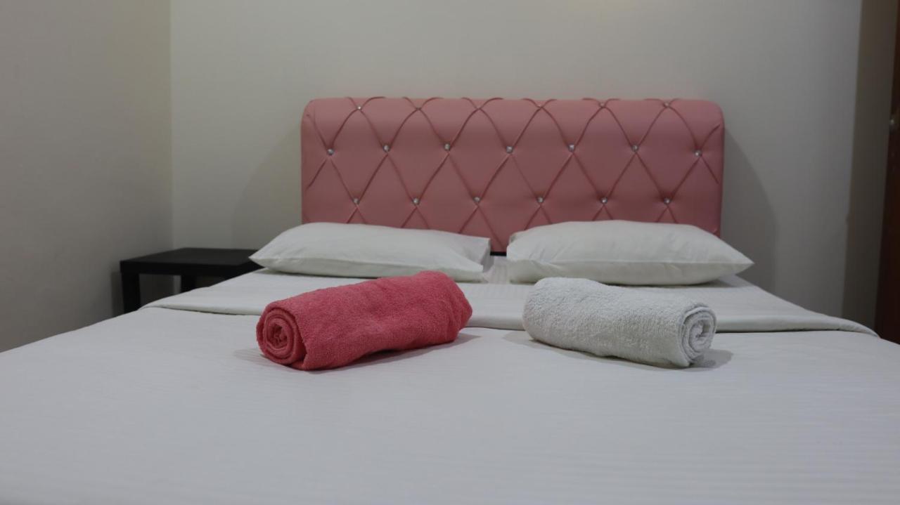 קואלה לומפור The Explorers Guesthouse And Hostel מראה חיצוני תמונה