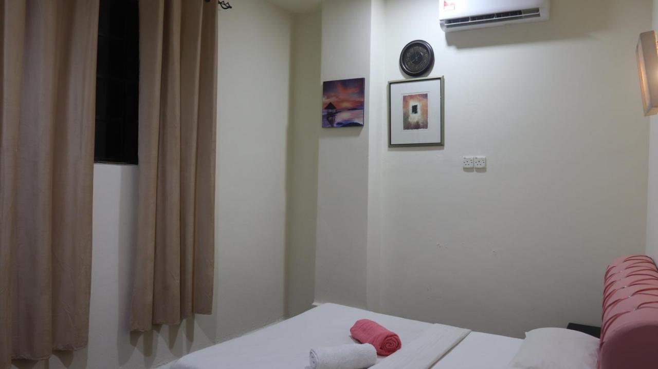 קואלה לומפור The Explorers Guesthouse And Hostel מראה חיצוני תמונה